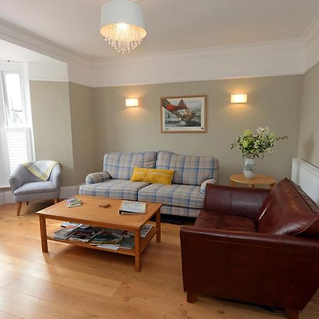 Woodlands Guest House Saundersfoot Esterno foto