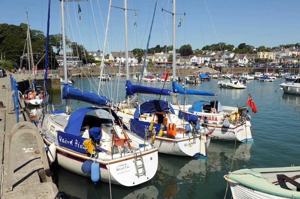 Woodlands Guest House Saundersfoot Esterno foto